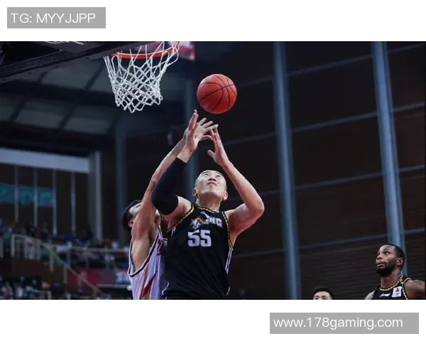 AC米兰迎战迪德朗全力争胜球迷期待精彩对决与激情时刻